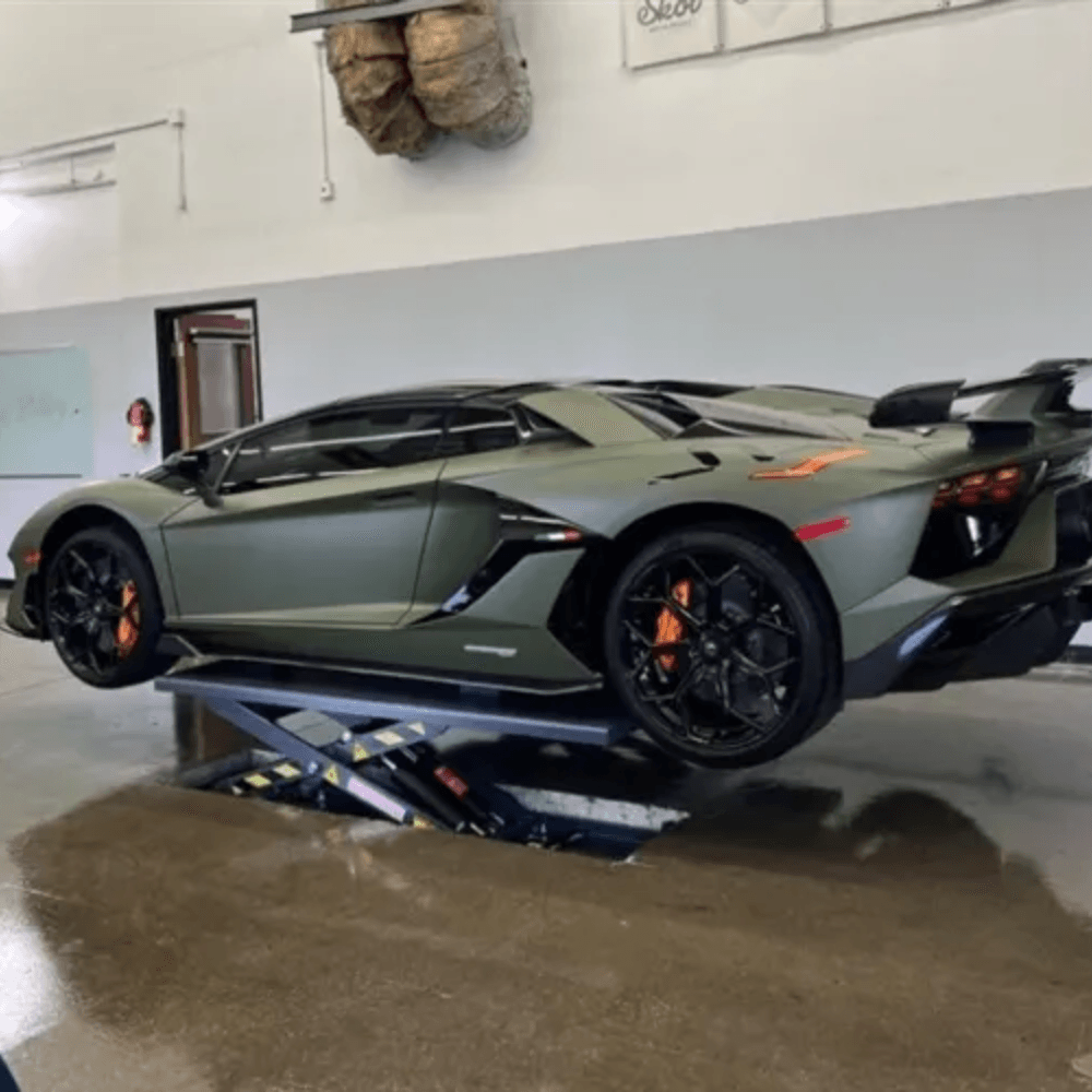 &nbsp; BendPak MDS-6LP Mid-Rise Open-Center Lift 6,000-lb. Capacity / Mid-Rise Scissor Lift / Open-Center